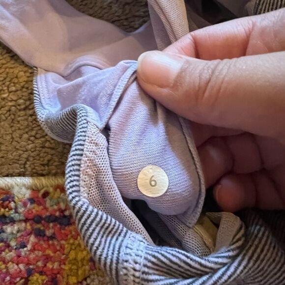 Lululemon tank top 6 - Picture 7 of 7